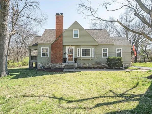 8511 W 64th Ter, Overland Park, KS 66202