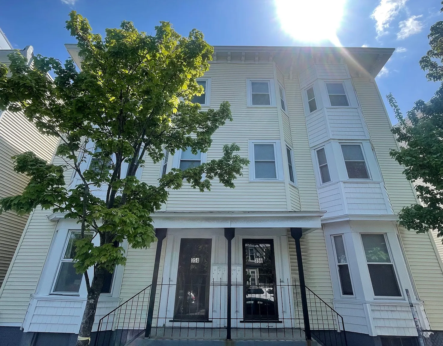 2 bed, 1000 sqft, $3,100 — Photo 1
