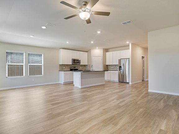 5th image of 2705 Norite Dr