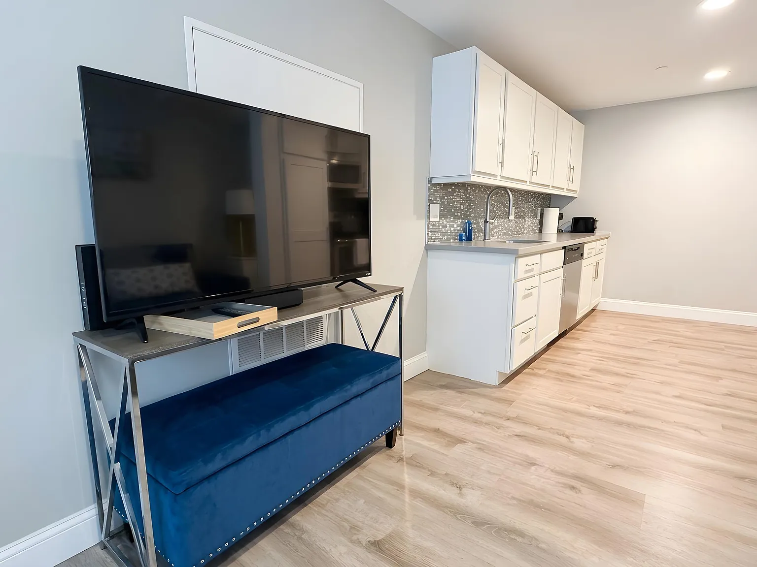 1 bed, 700 sqft, $3,000 — Photo 2