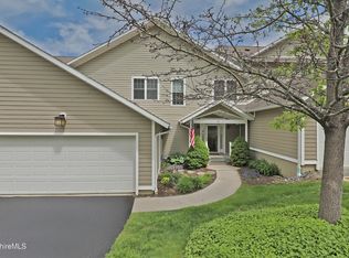 33 Alpine Trl, Pittsfield, MA 01201