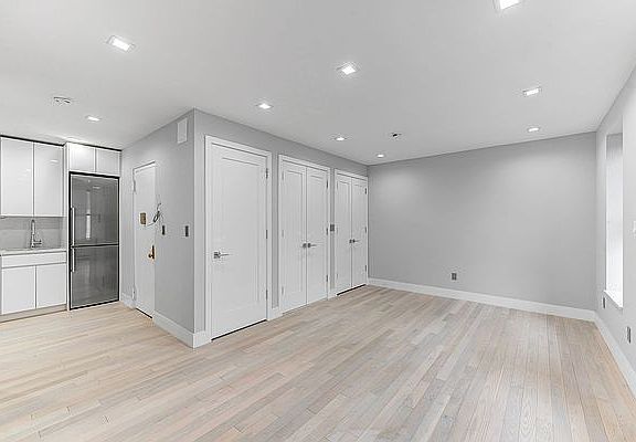 4th image of 301-303 E 4th St #2B