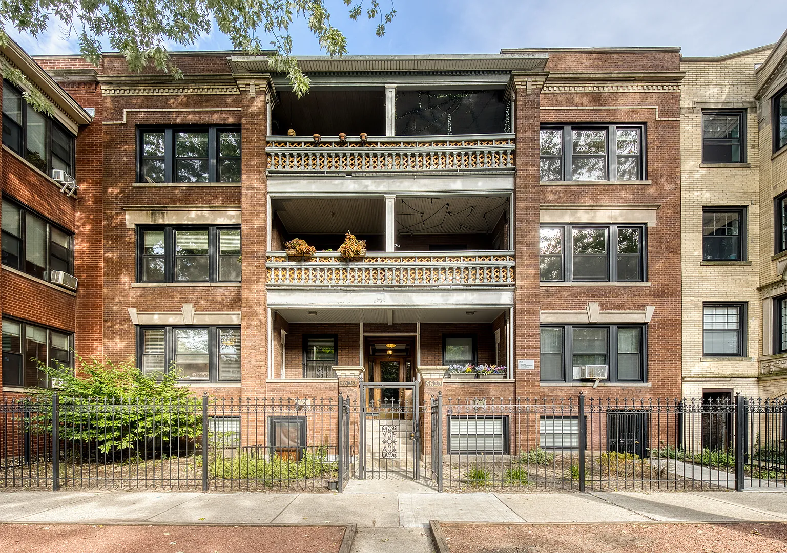 2 bed, $2,503 — Photo 1