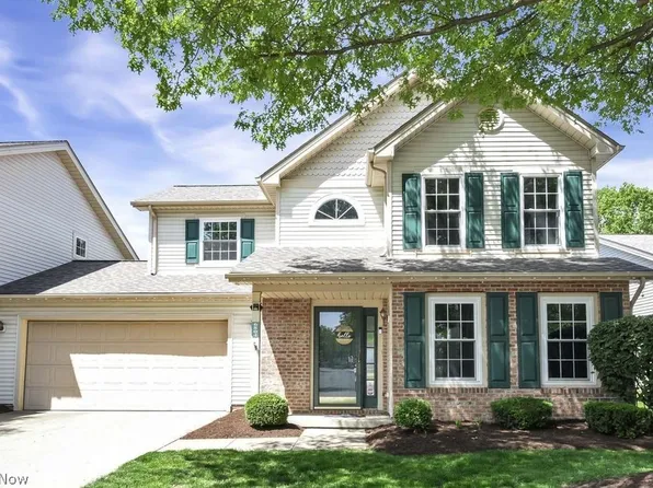 6804 Meadow Ln, Middleburg Heights, OH 44130