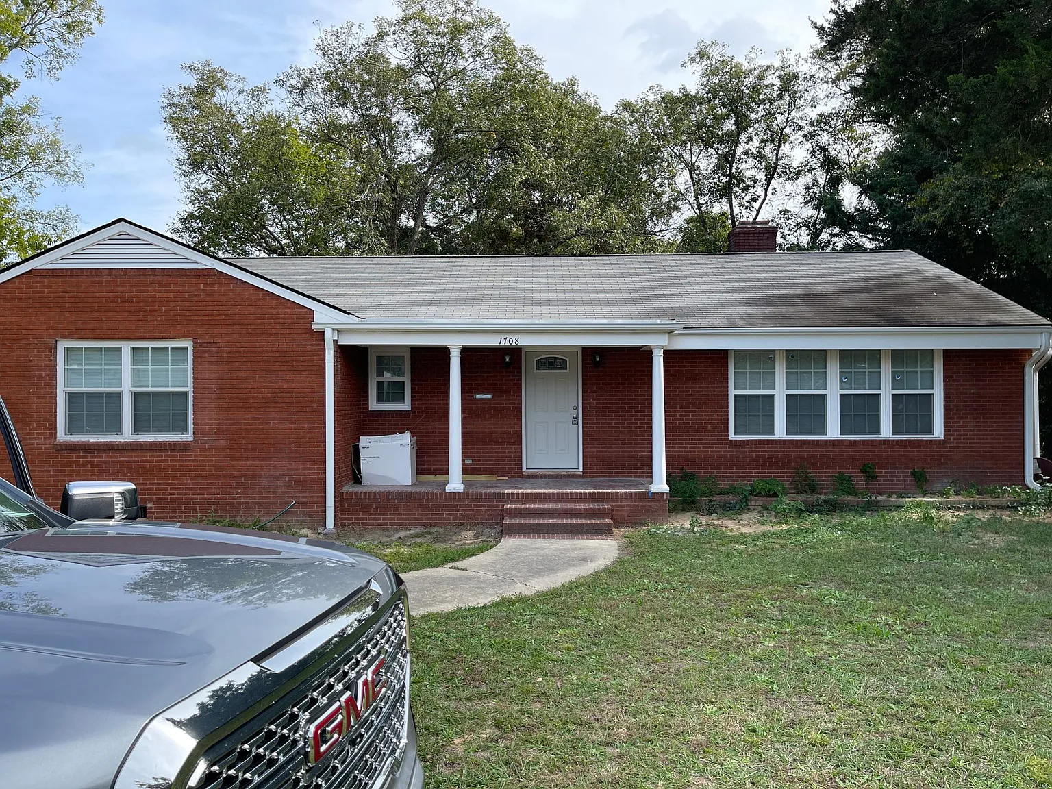 1708 Ramsey St — Photo 2