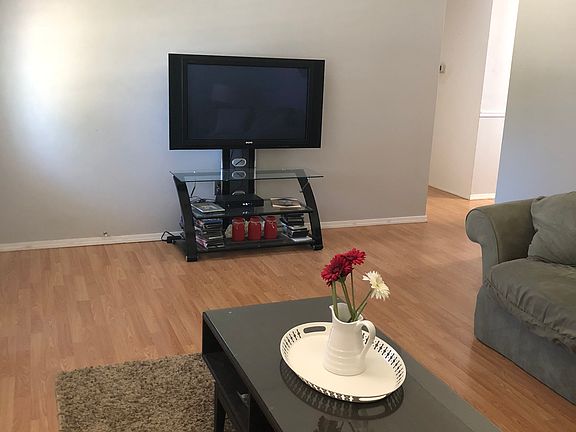 3rd image of 2158 Hamilton Dr