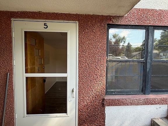3rd image of 305 W 26th St #5