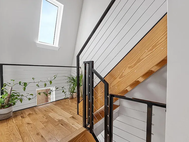 1726 Waterloo St — Photo 17