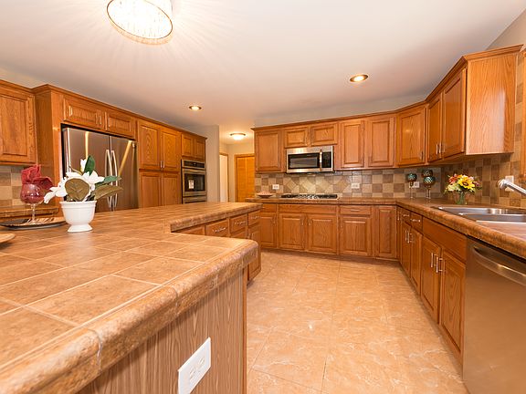 5th image of 20582 King Arthur Dr