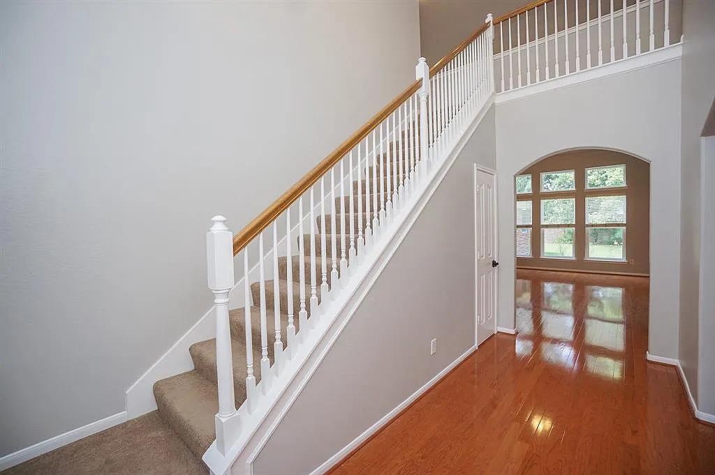 Building Photo - 22402 Teagarden Ct