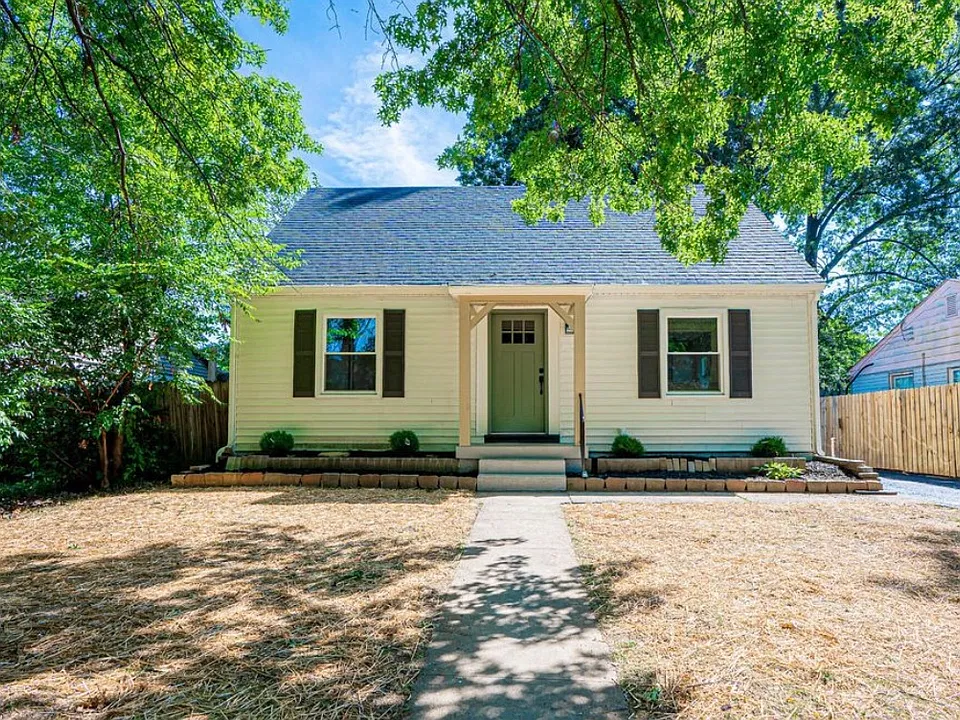 127 Cambridge Dr