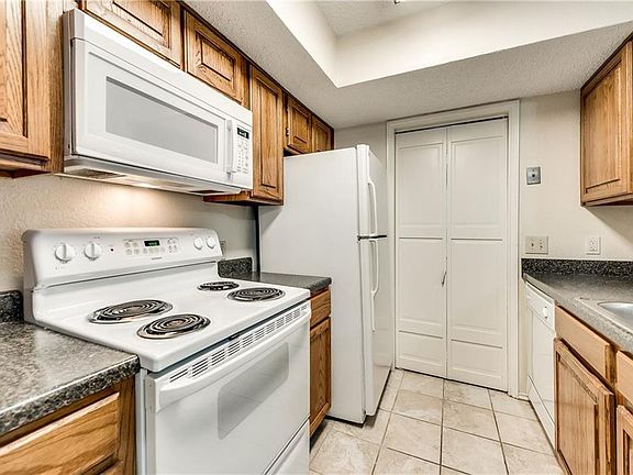 5th image of 2314 Bamboo Dr APT I107