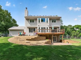 18425 Harrogate Dr, Eden Prairie, MN 55346