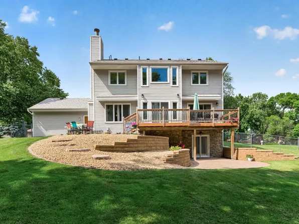 18425 Harrogate Dr, Eden Prairie, MN 55346