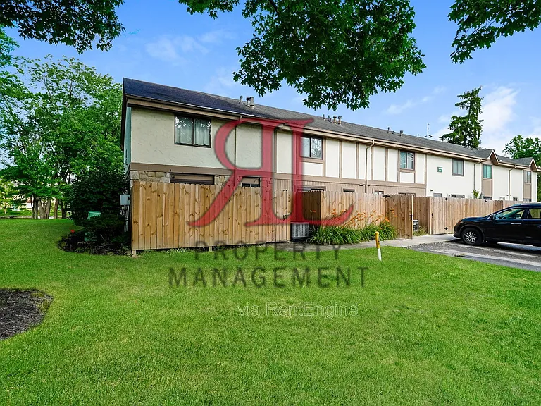 119 Stornoway Dr E — Photo 17