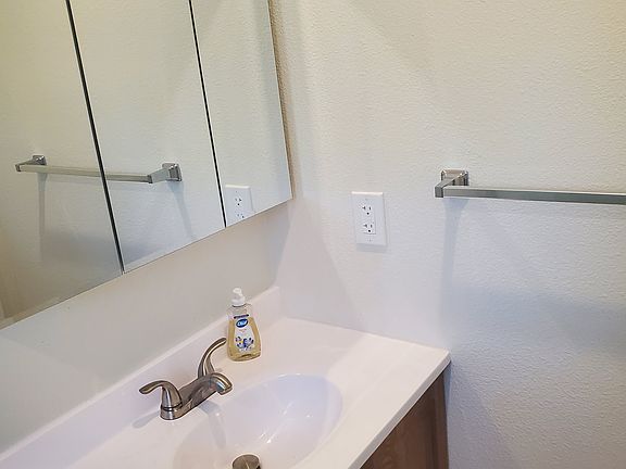 4th image of 7138 Sale Ave #B
