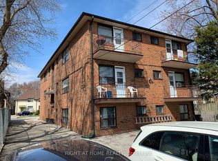 115 8th St #2, Toronto, ON M8V3C5