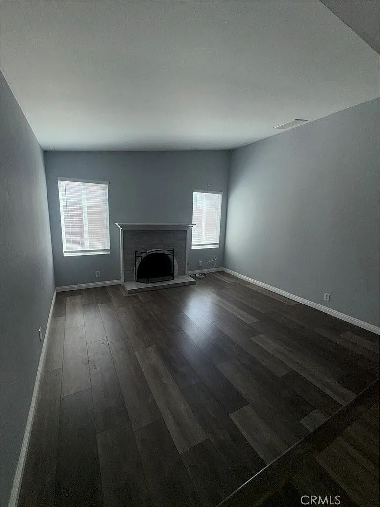 3 bed, 1340 sqft, $3,300 — Photo 4