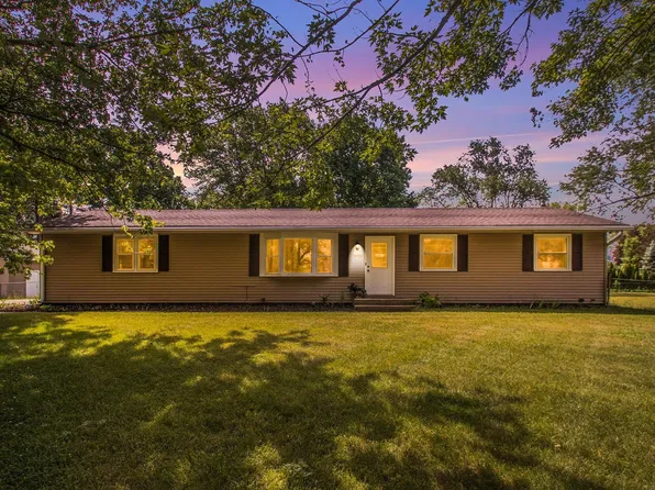 54588 Gilman Dr, Mishawaka, IN 46545