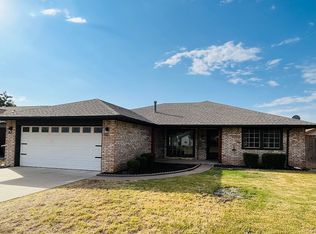 2801 Indian Dr, Enid, OK 73703