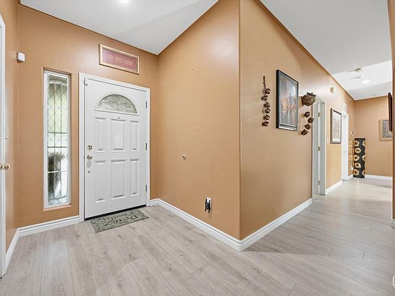 4th image of 12513 Great Country Dr