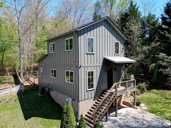 180 Moody Ave, Candler, NC 28715