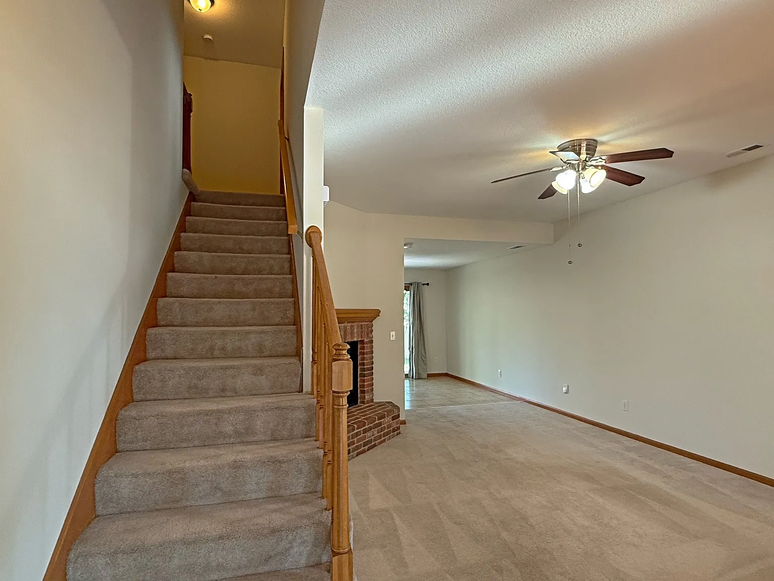 3 bed, 1420 sqft, $2,200 — Photo 4