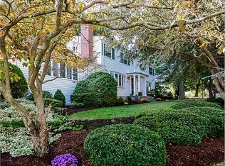 29 Redwood Dr, Providence, RI 02908