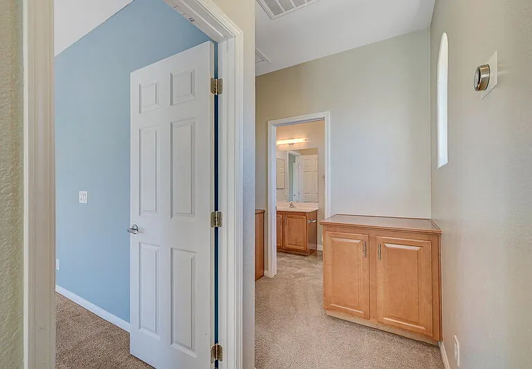 9152 Kentwell Ave — Photo 31