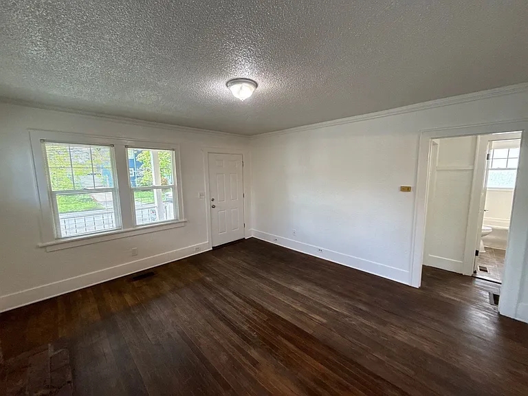 1165 Hood St NE — Photo 8