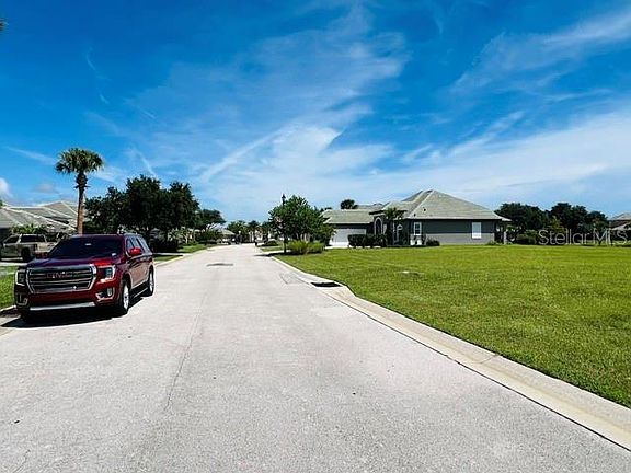 4th image of 74 LONGVIEW WAY N