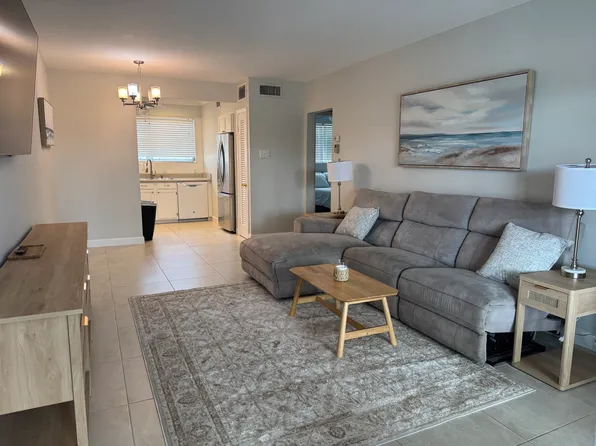 2748 NE 28th Ave, Pompano Beach, FL