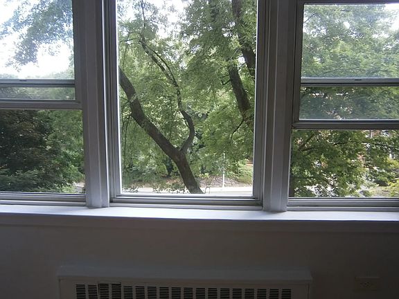 4th image of 60 Knolls Cres APT 3L