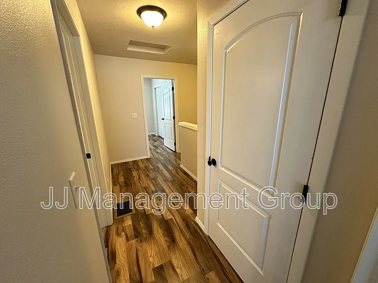 6205 N Astor St #4 — Photo 11