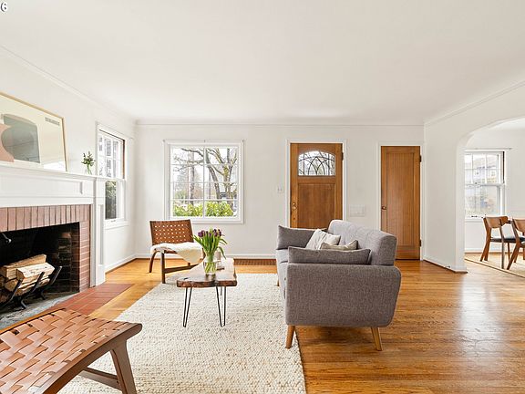 4th image of 6729 N McKenna Ave