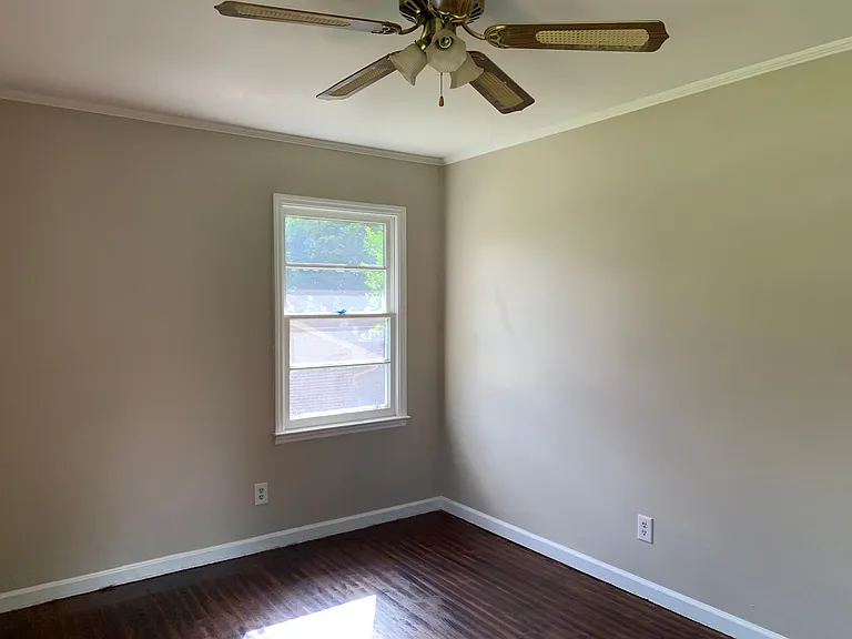 3240 Commodore Dr — Photo 15
