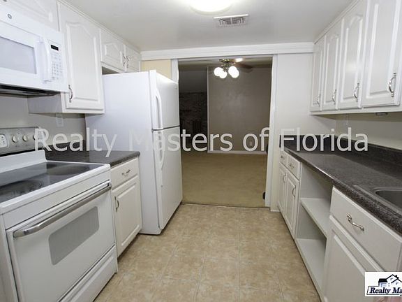5th image of 6119 E Shore Dr