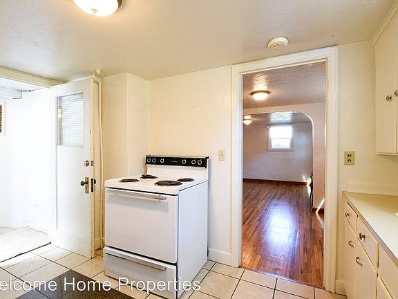 2nd image of 34 SE 4th St #B