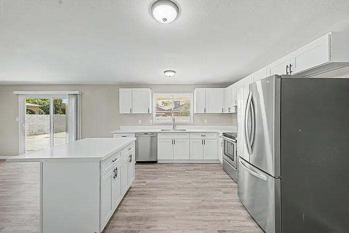 8129 W Hazelwood St — Photo 3