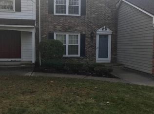 16 New Wickham Dr, Penfield, NY 14526