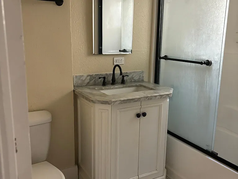 206 S 2nd St #7 — Photo 1