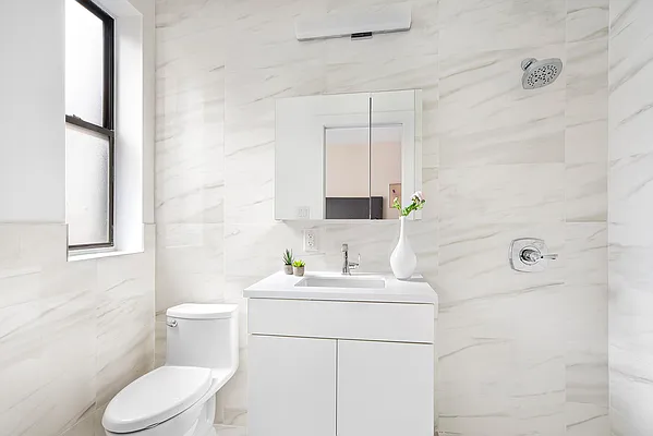 Sold by Warburg | media 9