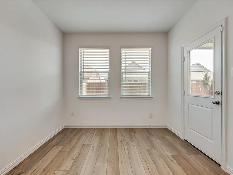 1109 Sassafras Dr — Photo 10