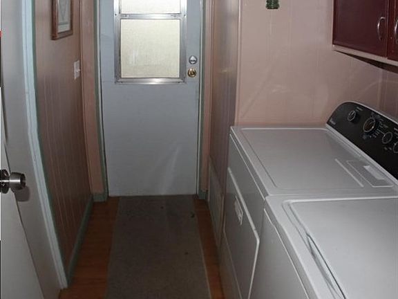 4th image of 3049 Oakbridge Dr