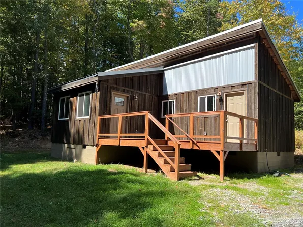 95 Pine Hill Dr, Horse Shoe, NC 28742