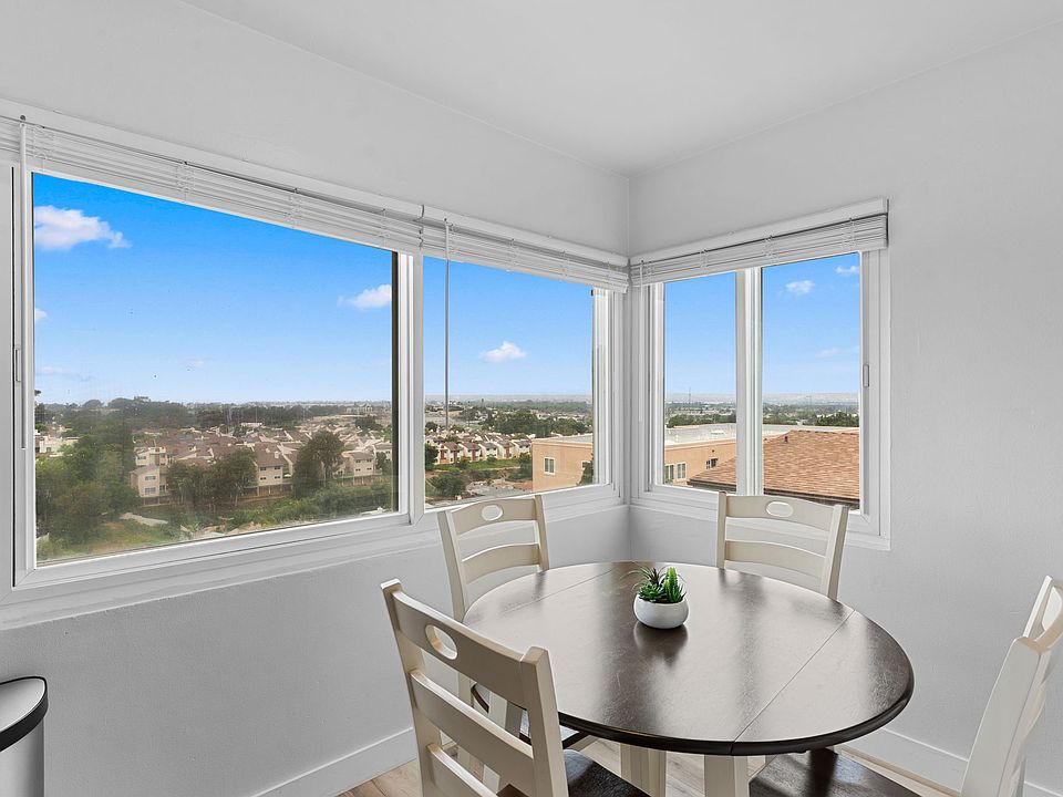 Dining Area and NW View