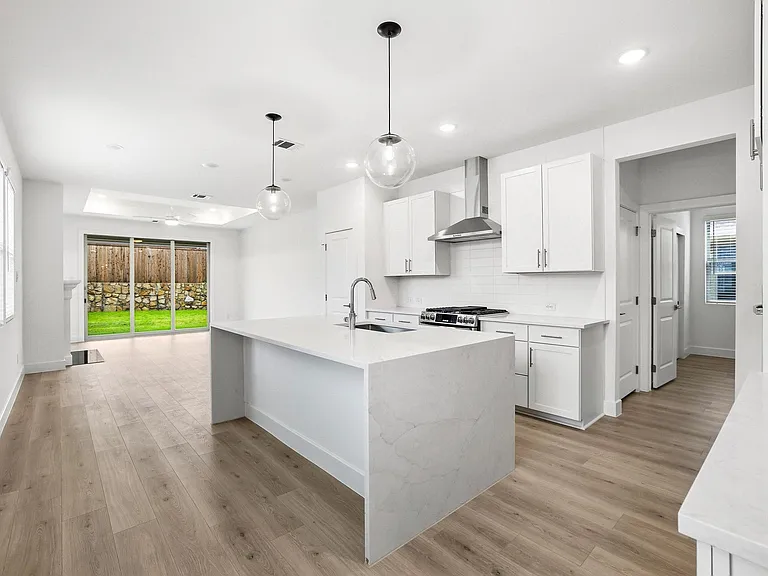 619 Sagebrush Trl — Photo 14