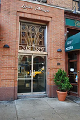 Rented by Buchbinder & Warren | media 19