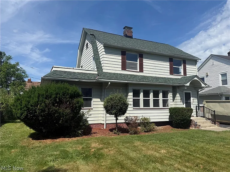 3012 Albion Rd — Photo 2