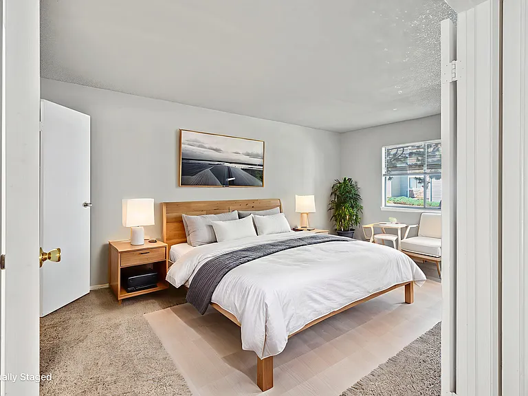 902 S Walden St #106 — Photo 17